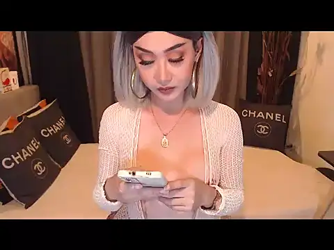 JustForCassie online show from 09-19-25, 03:16