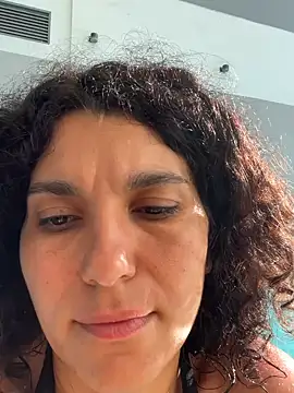 Snapshot of _CurlySue_ chatting on 05-22-26, 12:19 CurlySue online show from 05-22-26, 12:19