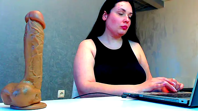 Snapshot of WorshipLilit chatting on 03-09-25, 03:27 WorshipLilit online show from 03-09-25, 03:27