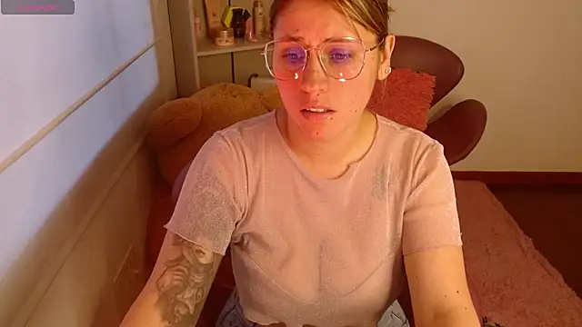 Snapshot of thamarajane chatting on 01-23-25, 10:11 thamarajane online show from 01-23-25, 10:11