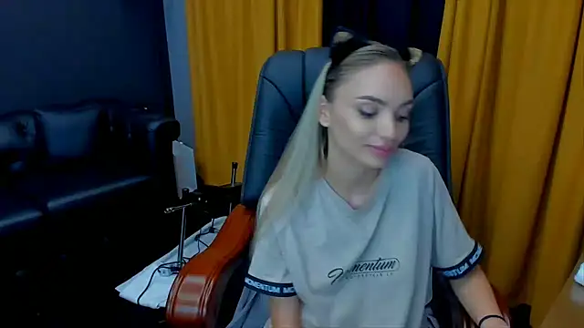 HaleySweet18 online show from 07-24-26, 08:27