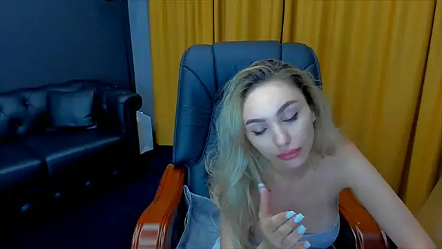 HaleySweet18 online show from 07-21-26, 11:39