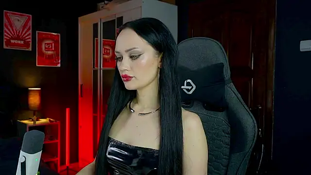 QueenAliss online show from 03-18-26, 05:32