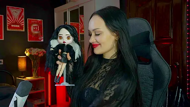 Snapshot of QueenAliss chatting on 02-15-26, 07:42 QueenAliss online show from 02-15-26, 07:42