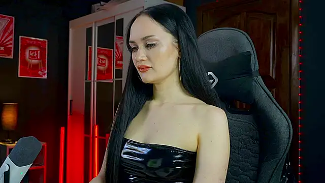 Snapshot of QueenAliss chatting on 02-21-26, 06:26 QueenAliss online show from 02-21-26, 06:26