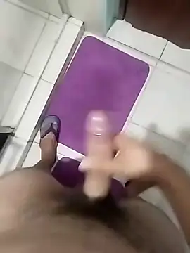 Snapshot of Emanuel45js chatting on 11-03-25, 02:06 Emanuel45js online show from 11-03-25, 02:06