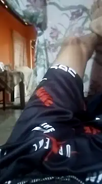 Snapshot of Emanuel45js chatting on 03-08-25, 12:52 Emanuel45js online show from 03-08-25, 12:52