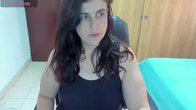 Snapshot of electraaxx chatting on 03-17-26, 07:39 electraaxx online show from 03-17-26, 07:39