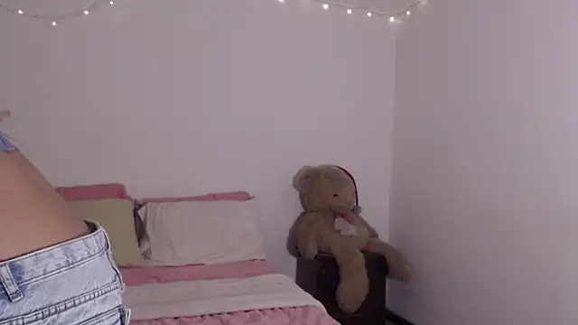 Snapshot of ValienteGirl_ chatting on 04-26-26, 12:08 ValienteGirl online show from 04-26-26, 12:08