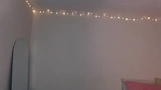 ValienteGirl  online show from 04-11-26, 12:40