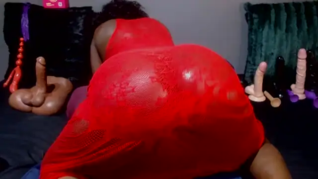 Snapshot of DarkNSpicy4U chatting on 11-16-25, 01:10 DarkNSpicy4U online show from 11-16-25, 01:10