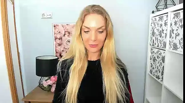 Snapshot of AulloraHoney chatting on 02-28-25, 07:46 AulloraHoney online show from 02-28-25, 07:46