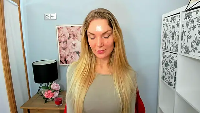 Snapshot of AulloraHoney chatting on 02-16-25, 09:48 AulloraHoney online show from 02-16-25, 09:48