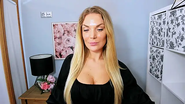 Snapshot of AulloraHoney chatting on 02-16-25, 03:16 AulloraHoney online show from 02-16-25, 03:16