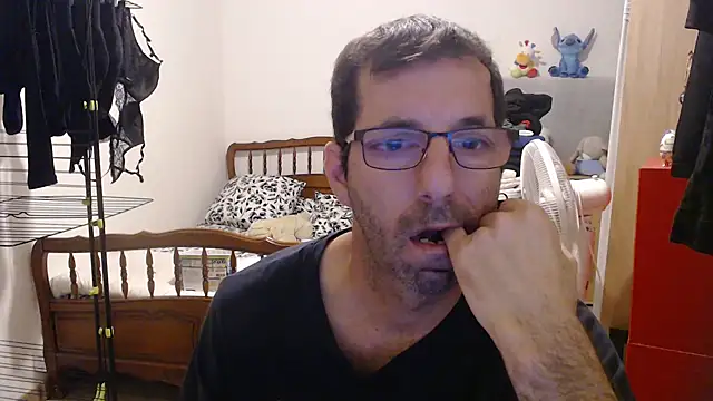 steph19x5 online show from 10-31-25, 05:59