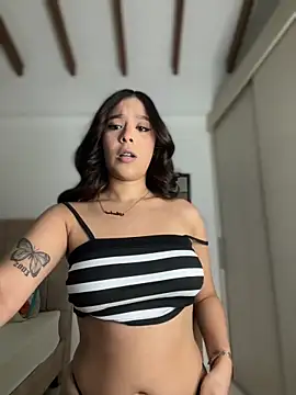 Little Amber6 online show from 10-11-25, 12:00