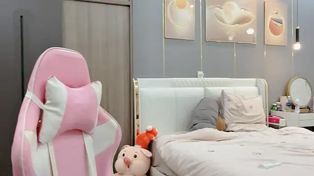 Snapshot of ANNA102 chatting on 02-09-25, 07:37 ANNA102 online show from 02-09-25, 07:37