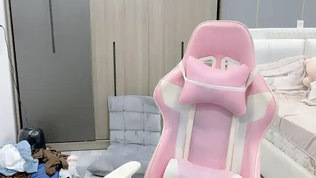 Snapshot of ANNA102 chatting on 02-28-26, 08:03 ANNA102 online show from 02-28-26, 08:03