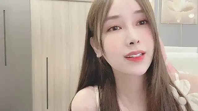 Snapshot of ANNA102 chatting on 10-26-25, 02:17 ANNA102 online show from 10-26-25, 02:17