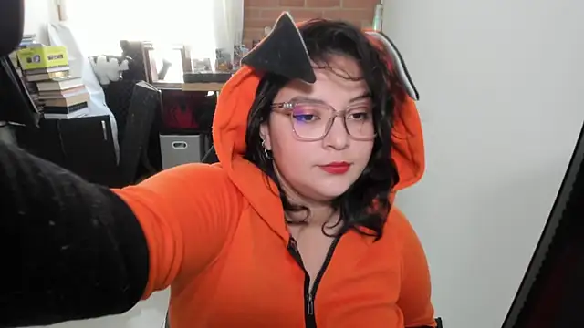 aika-dreams online show from 10-08-25, 01:12