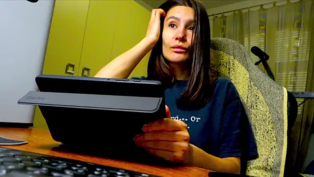 Snapshot of GodlyTheia chatting on 12-15-25, 10:10 GodlyTheia online show from 12-15-25, 10:10