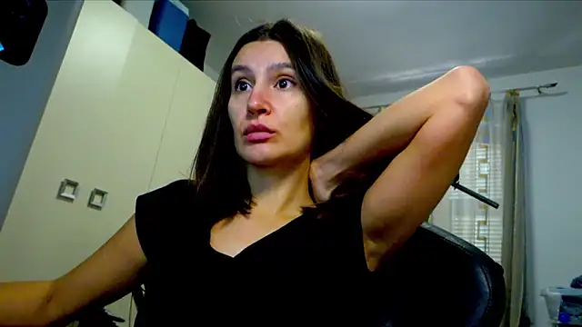 Snapshot of GodlyTheia chatting on 11-10-25, 12:43 GodlyTheia online show from 11-10-25, 12:43