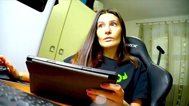 Snapshot of GodlyTheia chatting on 01-10-26, 10:54 GodlyTheia online show from 01-10-26, 10:54