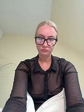 CutieEmy online show from 05-12-26, 04:13