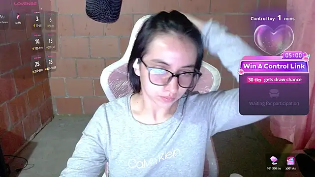 Snapshot of Maggie_Fox3 chatting on 06-01-26, 01:28 Maggie Fox3 online show from 06-01-26, 01:28