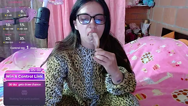 Snapshot of Maggie_Fox3 chatting on 04-23-26, 11:50 Maggie Fox3 online show from 04-23-26, 11:50