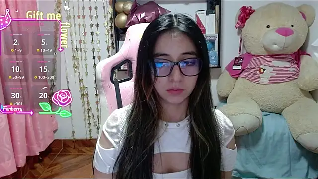 Maggie Fox3 online show from 10-27-25, 03:07