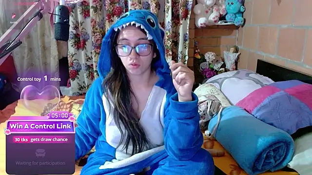 Maggie Fox3 online show from 04-10-26, 05:14