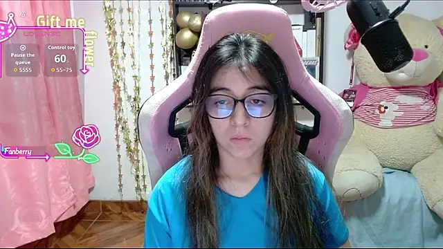 Maggie Fox3 online show from 10-26-25, 12:44