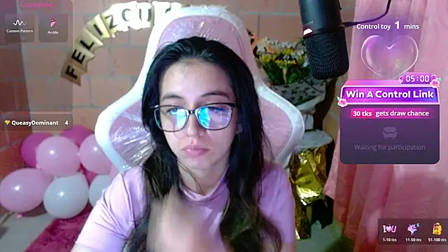 Snapshot of Maggie_Fox3 chatting on 06-06-26, 01:55 Maggie Fox3 online show from 06-06-26, 01:55