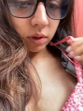 Maggie Fox3 online show from 03-26-26, 05:55