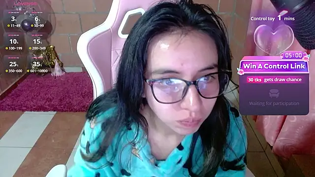 Snapshot of Maggie_Fox3 chatting on 07-20-26, 02:30 Maggie Fox3 online show from 07-20-26, 02:30