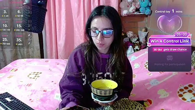 Snapshot of Maggie_Fox3 chatting on 04-25-26, 12:02 Maggie Fox3 online show from 04-25-26, 12:02