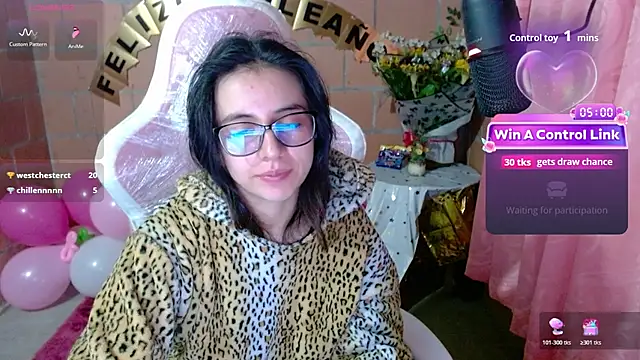 Snapshot of Maggie_Fox3 chatting on 06-07-26, 01:11 Maggie Fox3 online show from 06-07-26, 01:11