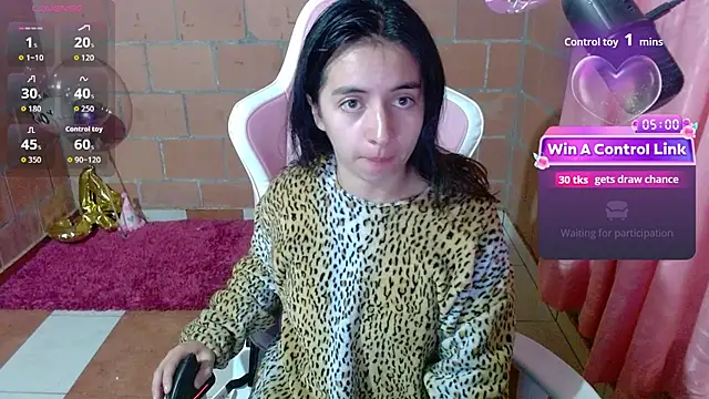 Snapshot of Maggie_Fox3 chatting on 07-13-26, 01:27 Maggie Fox3 online show from 07-13-26, 01:27