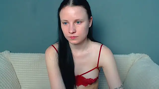 Snapshot of VikiKelt chatting on 02-19-25, 12:14 VikiKelt online show from 02-19-25, 12:14