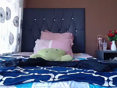 Lovelyboobs01 online show from 12-01-25, 09:21