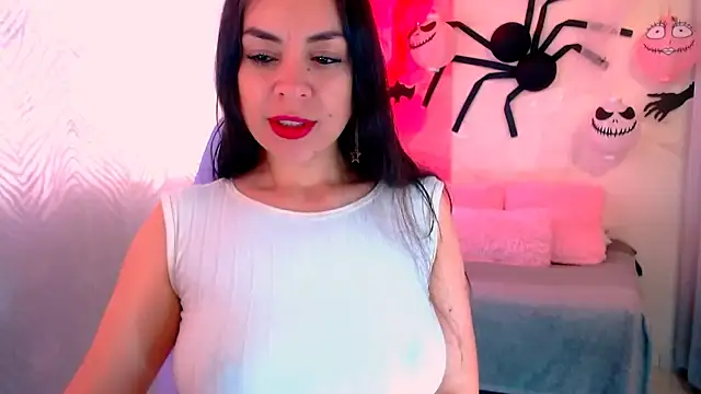 Snapshot of LATINGODDESS_X chatting on 10-06-25, 02:29 LATINGODDESS X online show from 10-06-25, 02:29