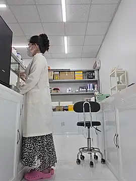HinaLovely online show from 06-19-26, 07:03