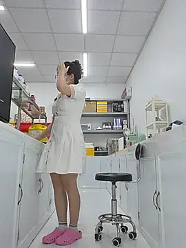 HinaLovely online show from 06-26-26, 03:23