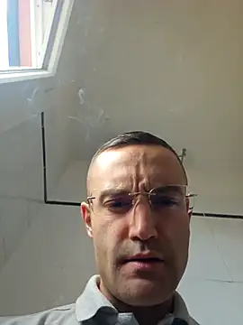 Snapshot of enricso chatting on 10-02-25, 12:30 enricso online show from 10-02-25, 12:30