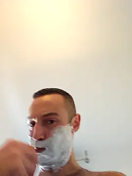 Snapshot of enricso chatting on 10-10-25, 07:53 enricso online show from 10-10-25, 07:53