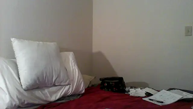 Snapshot of Jbblair01 chatting on 05-10-26, 01:20 Jbblair01 online show from 05-10-26, 01:20