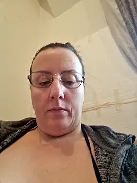 Snapshot of Goodass7 chatting on 10-17-25, 08:06 Goodass7 online show from 10-17-25, 08:06
