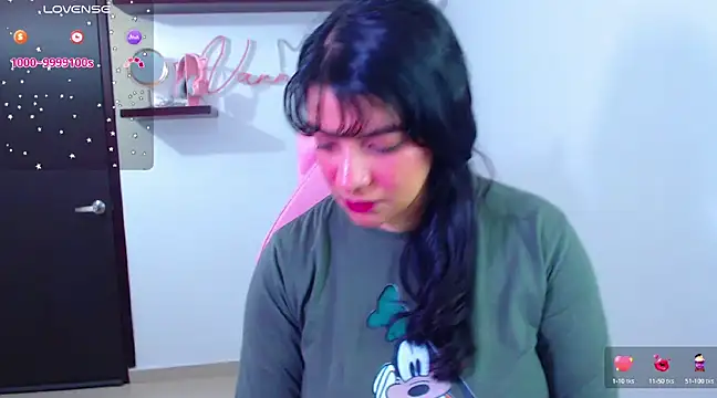 Snapshot of Vannessa__Shy chatting on 02-09-25, 06:26 Vannessa Shy online show from 02-09-25, 06:26