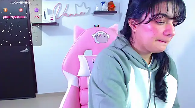 Snapshot of Vannessa__Shy chatting on 03-13-25, 09:59 Vannessa Shy online show from 03-13-25, 09:59